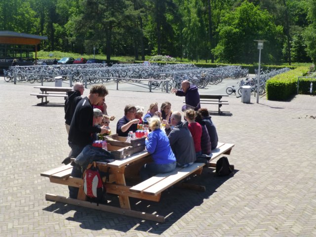 lunchinhetpark5.jpg