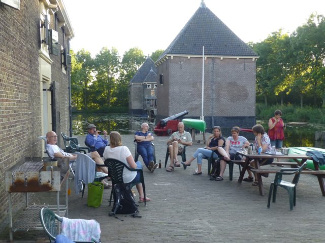 vrijdagavondaankomstbijhetkruithuis.jpg