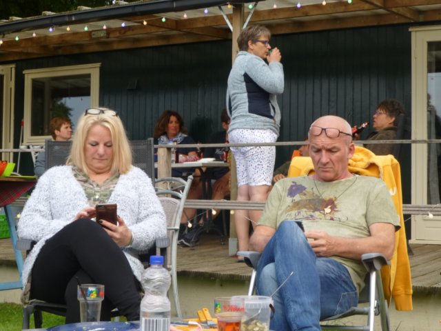 mobieleeenheidletopdebrillen.jpg